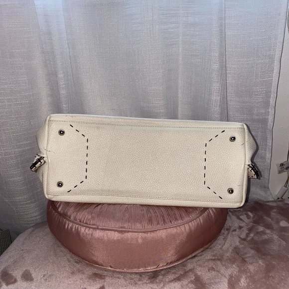 BCBG Hobo Purse - Picture 6 of 9